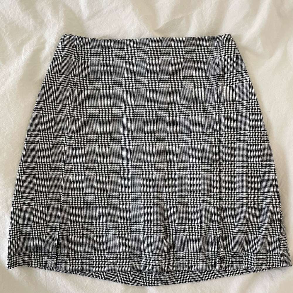 Brandy Melville John Galt grey plaid skirt